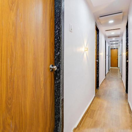 Hotel O Lotus Surat Luaran gambar