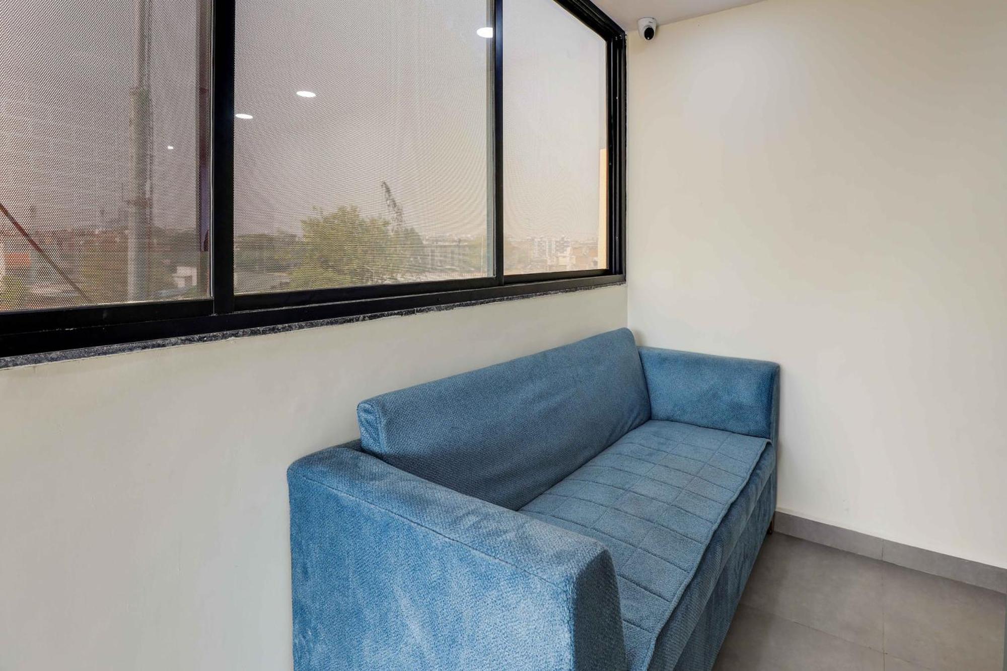 Hotel O Lotus Surat Luaran gambar