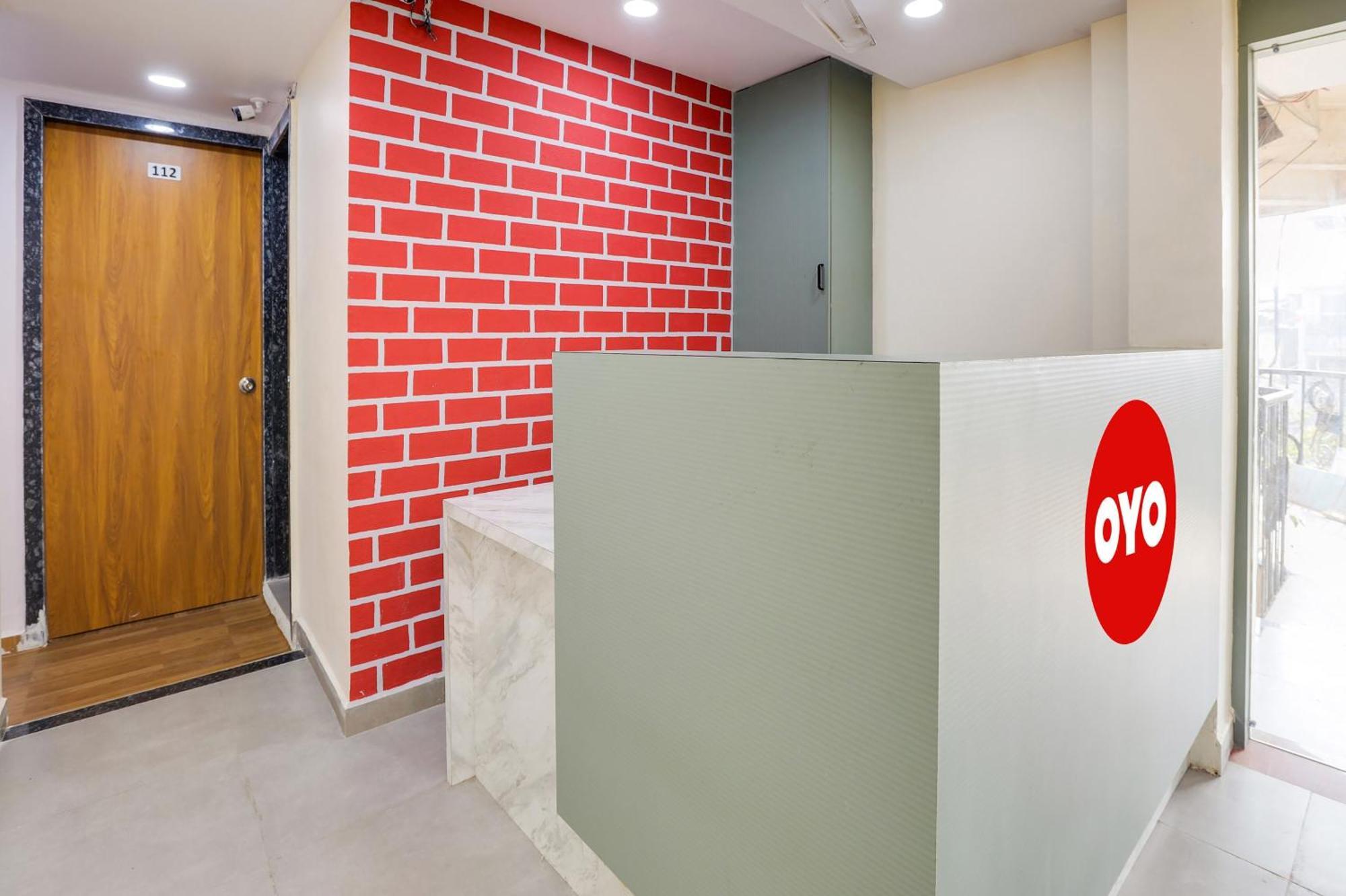 Hotel O Lotus Surat Luaran gambar